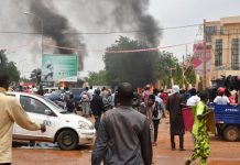 Scene of bedlam after coup in Niger