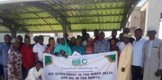 A group photograph of participants.