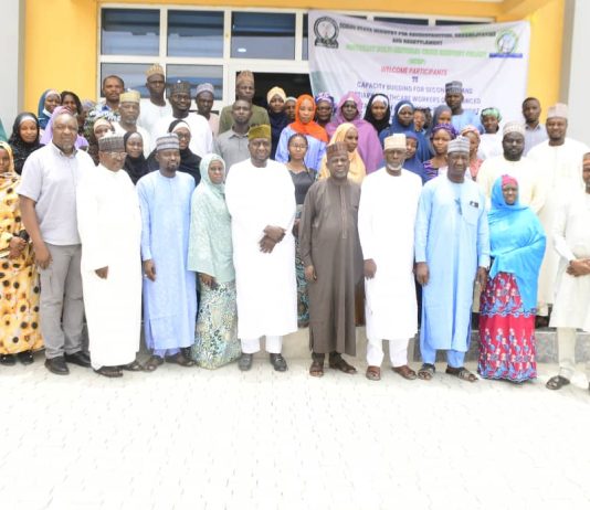 Group picture of participants at the training.