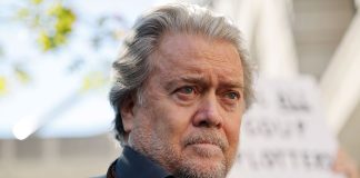 Steve-Bannon-leaves-Federal-Court-October-21-2022