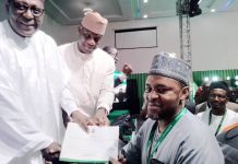 The Coordinating minister of health and social welfare Prof.Muhammad Ali-Pate ,minister of state for health and Social welfare Dr Tunji Alausa presenting the Ministerial Performance Management contract to Dr. Adamu Abdullahi Atterwahmie Medical Director FMC Birnin Kudu, .Jigawa State in Bauchi on Tuesday.