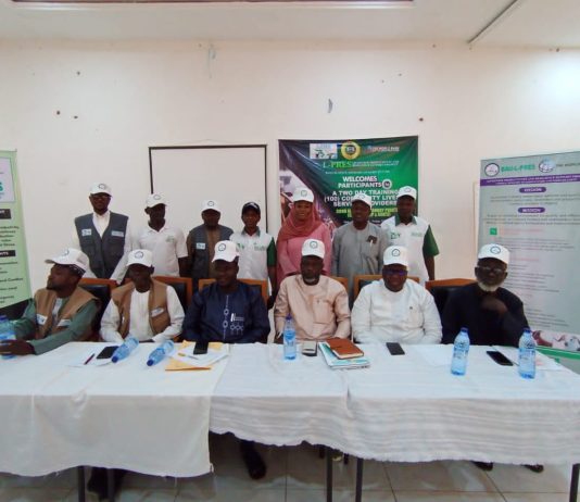 Group picture of participants at the workshop.