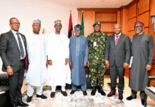 The president, NSA and security chiefs in a group photo.