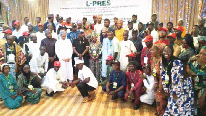 A group picture of participants of the workshop.