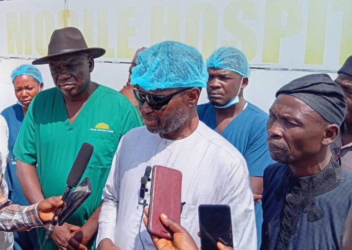 Sen. Yaroe, chief consultant of the outreach and others during an interview session with newsmen in Demsa Cottage hospital on Saturday.