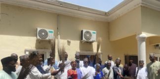 The special Advisers in a group picture after defecting to APC.