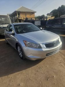 Another luxury car gifted to one of Emmanuel Musa's lotalsis.