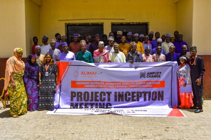 Group picture of participants.