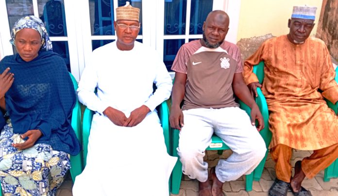 A group picture of the youth and professionals, shortly after the high stakes meeting in Yola on Saturday.